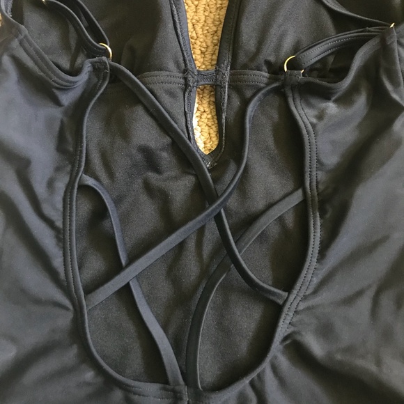 NWOT Design Lab Floral Embroidered Swimsuit - Picture 3 of 7